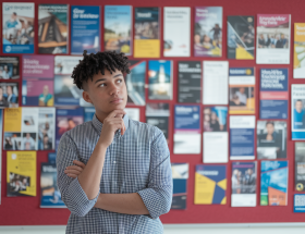 Quelle formation choisir pour une carrière réussie dans l'éducation ?